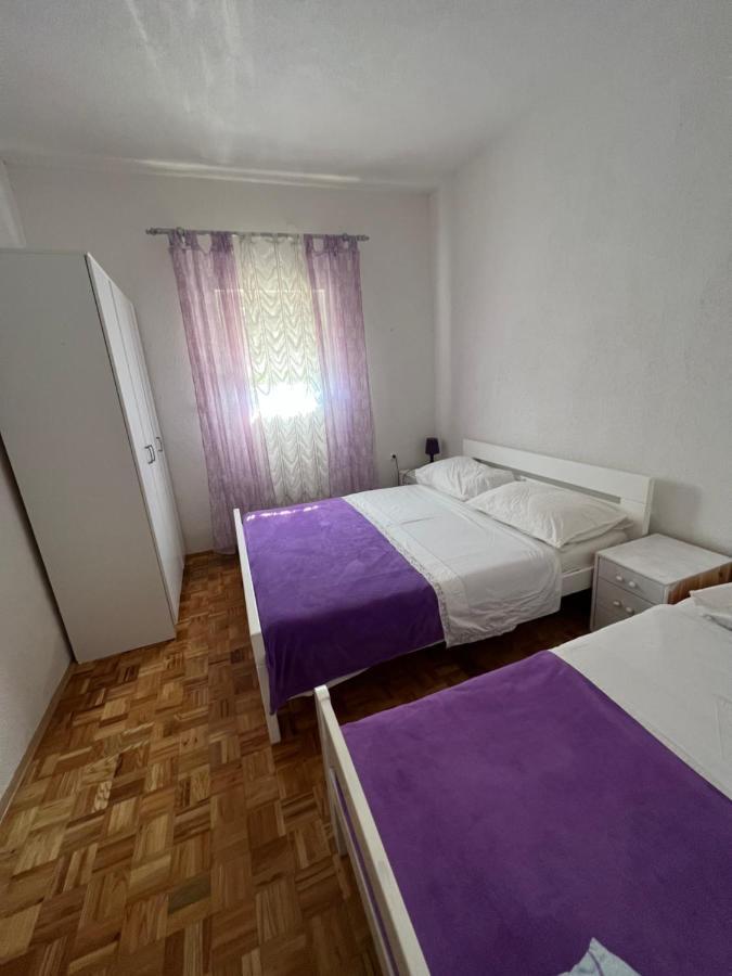 Apartment Vujcic Donji Okrug  Exteriör bild