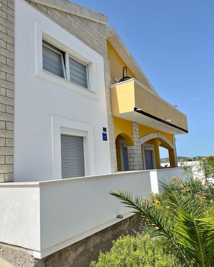 Apartment Vujcic Donji Okrug  Exteriör bild
